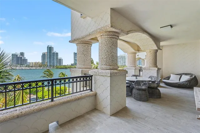 7042 Fisher Island Dr #7042, Miami Beach, FL 33109