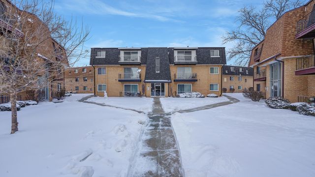 4829 W  109th St #301, Oak Lawn, IL 60453