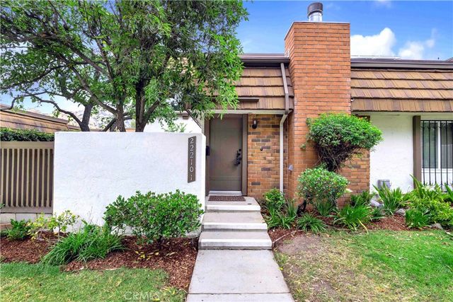 22210 James Alan Cir #1, Chatsworth, CA 91311