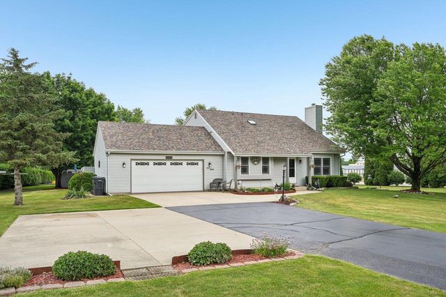 W276S9060 Hidden Lakes DRIVE, Mukwonago, WI 53149