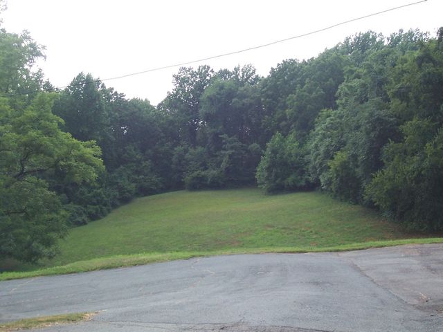 410 Dorrier Dr #2, Charlottesville, VA 22911