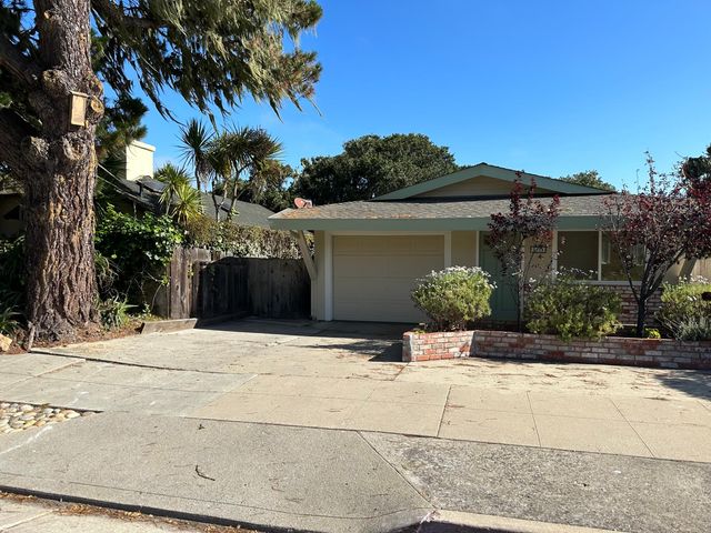 338 Gibson Ave, Pacific Grove, CA 93950