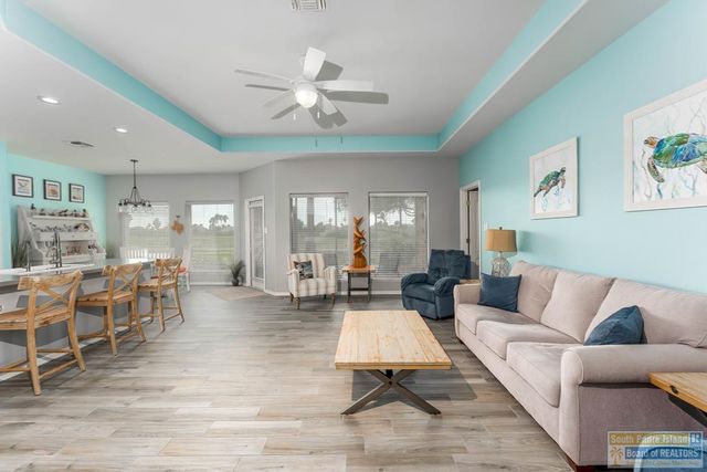 27 Golf House Rd, Laguna Vista, TX 78578