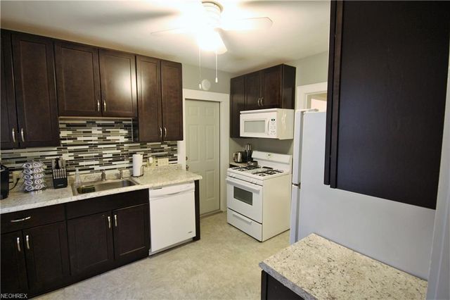 14319 Garfield Ave, Lakewood, OH 44107