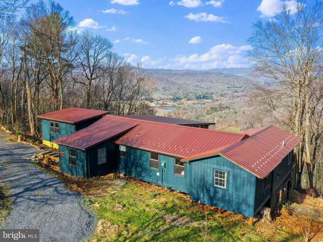 1034 Toms Knob Approach Rd, Lost City, WV 26810