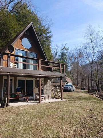 296 Hemlock Hill Dr, Austin, PA 16720
