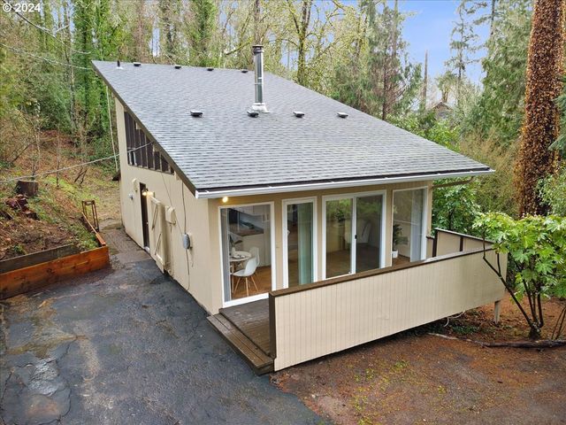 2444 SW 87th Ave, Portland, OR 97225