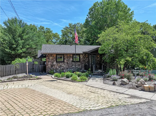 532 Reimer St, Lower Burrell, PA 15068