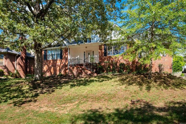 8100 Coleridge Dr, N Little Rock, AR 72116