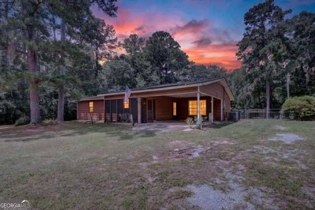 181 Old River Rd, Bloomingdale, GA 31302