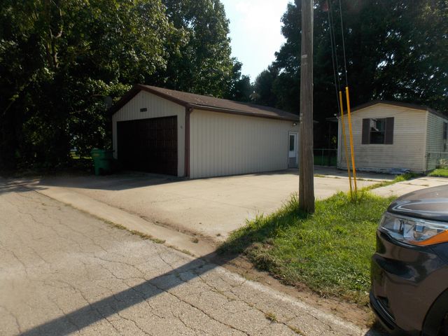 1168 Shady Shores Dr, Niles, MI 49120
