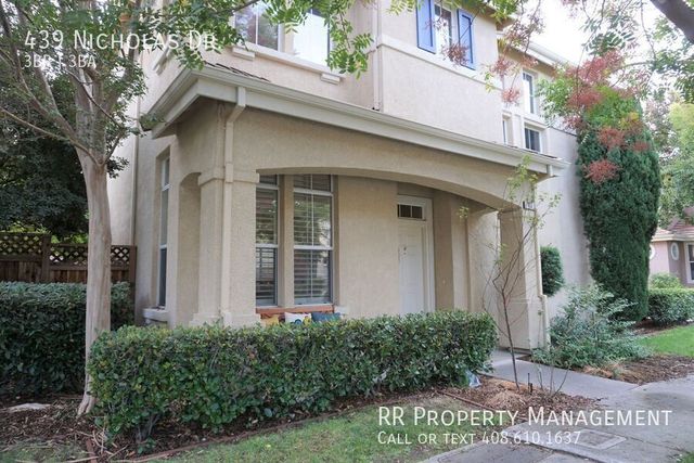 439 Nicholas Dr, Mountain View, CA 94043