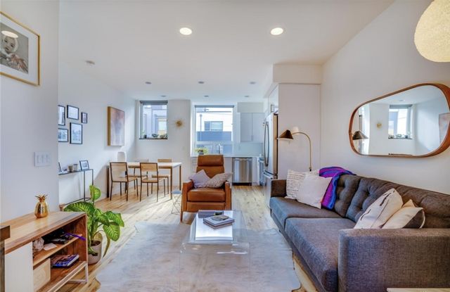2412 S  Holgate St, Seattle, WA 98144