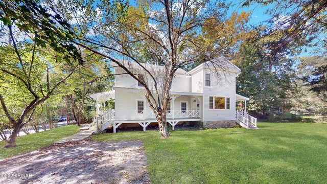 147 Sawkill Ave, Milford, PA 18337