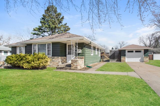 920 Cypress St S, Cambridge, MN 55008