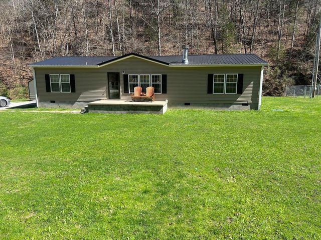 471 Lykins Crk, Pikeville, KY 41501