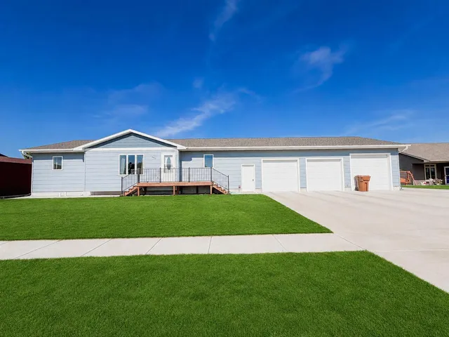 2455 Prairie Eagle Cir W, Huron, SD 57350
