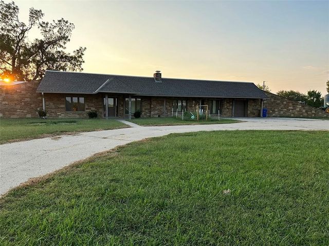 8000 State Route Cc Rd, Amoret, MO 64722