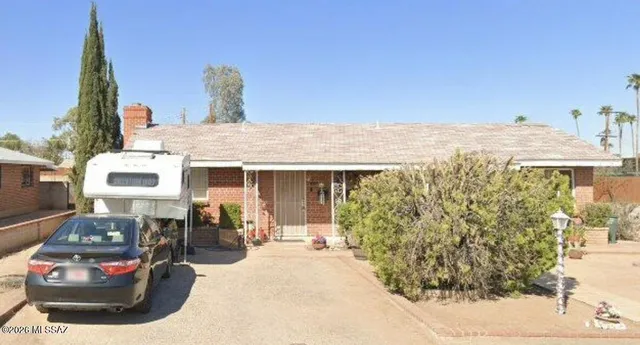 715 N  Dodge Blvd, Tucson, AZ 85716