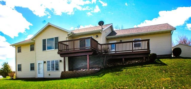 W7776 County Rd S, Wautoma, WI 54982