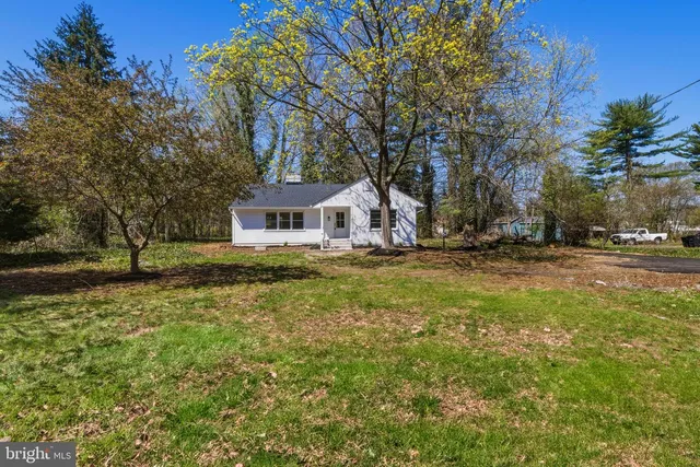 1256 Hurffville Rd, Deptford, NJ 08096