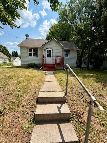 1217 Macarthur Ave, Sheboygan, WI 53083