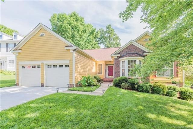 11823 Harris Ridge Dr, Charlotte, NC 28269