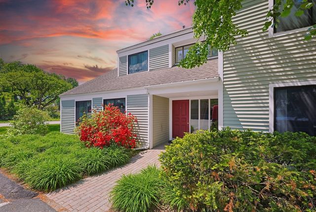 26 Concord Greene #3, Concord, MA 01742