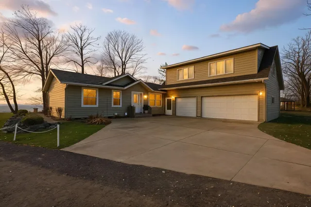 1575 White Cloud Dr S, Isle, MN 56342