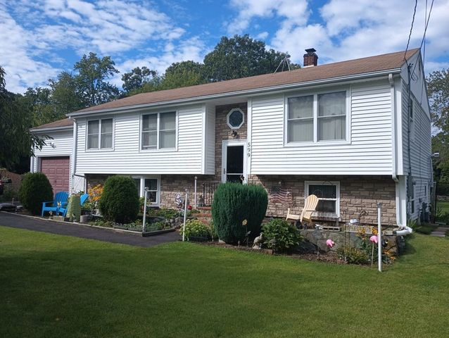 599 Locust St, Swansea, MA 02777