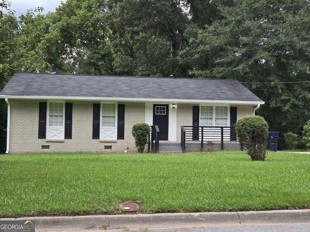 2668 Beacon Dr, College Park, GA 30349