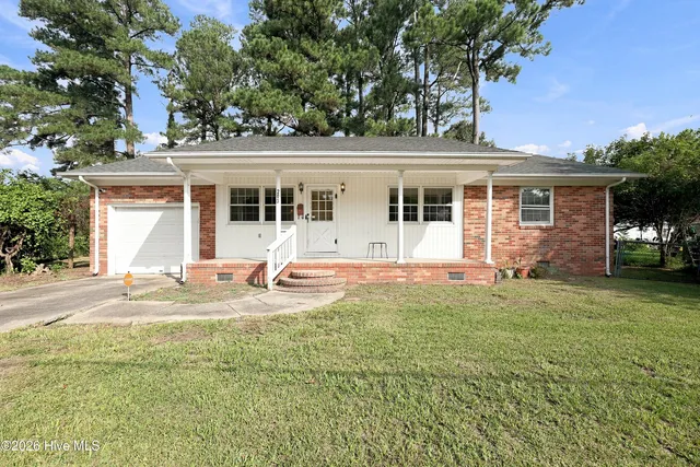 203 Long Acres Drive, Jacksonville, NC 28546