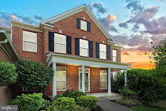 2769 Meadow Cross Way, York, PA 17402