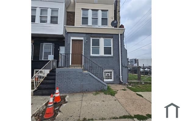 203 W  Wyoming Ave, Philadelphia, PA 19140