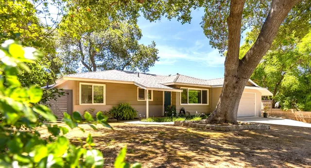 1284 Ferrara Dr, Ojai, CA 93023