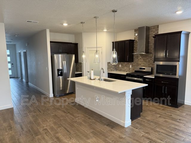 6742 Clayton Dr NE, Rio Rancho, NM 87144
