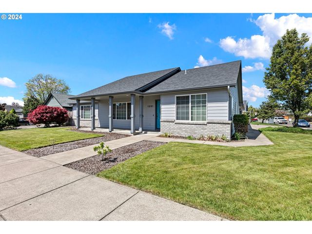 1251 Frogs Leap Ln, Eugene, OR 97404