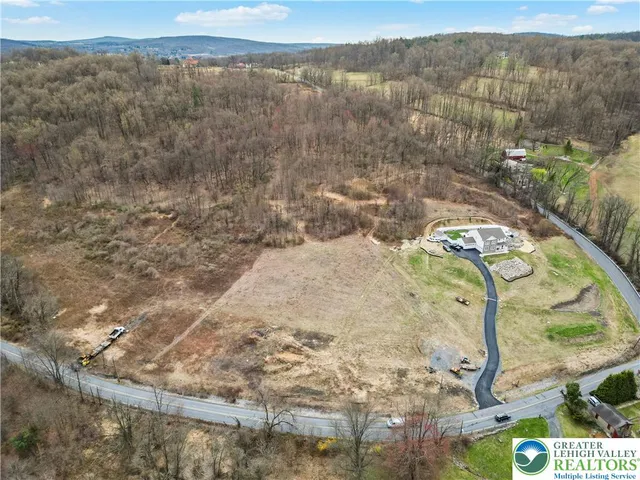 215 Stouts Valley Rd, Easton, PA 18042