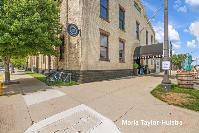 17 S  2nd St #1, Grand Haven, MI 49417