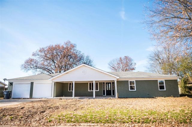 909 Falcon Dr, Kennett, MO 63857