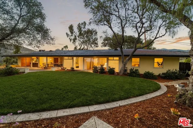 2940 Marcia Rd, Glendale, CA 91208
