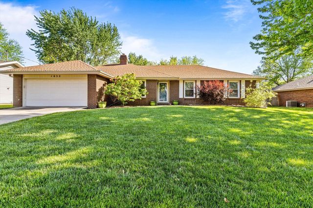 1832 East Burntwood Street, Springfield, MO 65803