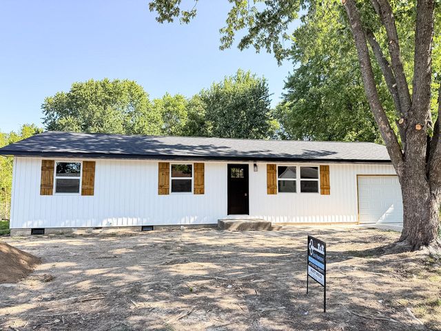 619 W Elm Street, Aurora, MO 65605
