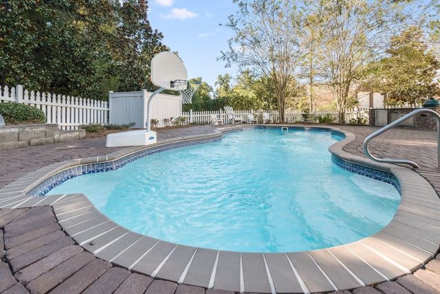 494 Founders Park Dr E, Hoover, AL 35226