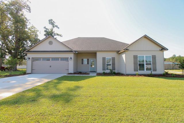 5 Ray Dr, Ray City, GA 31645