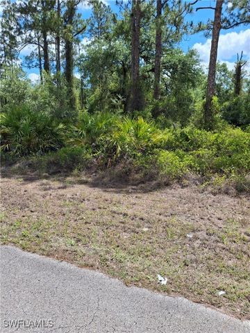 1702 8th Ave, Lehigh Acres, FL 33972