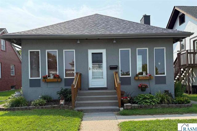 1023 S  Front St, Mankato, MN 56001