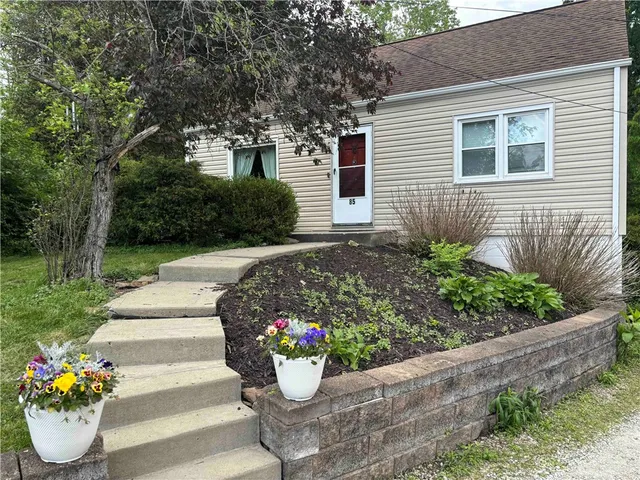 85 Adams Dr, Pittsburgh, PA 15241