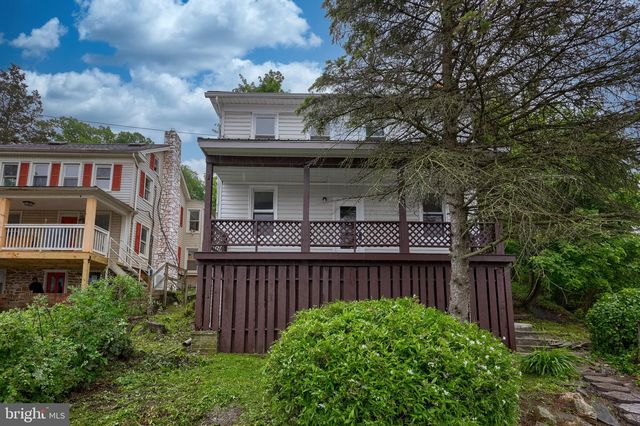 2 E  Pennsylvania Ave, Yoe, PA 17313