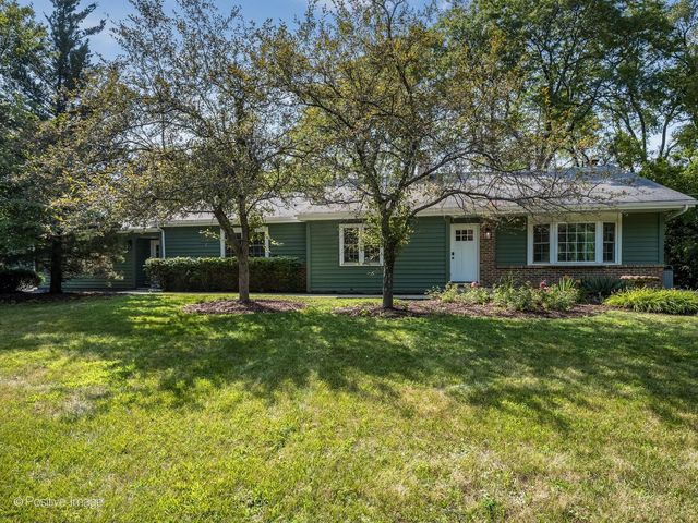 1092 Aberdeen Ln, Mundelein, IL 60060